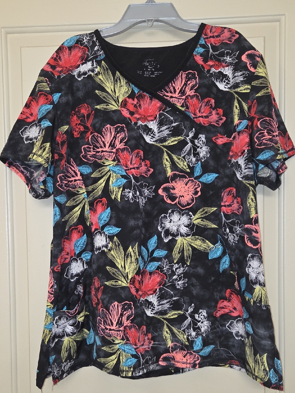 Floral V-Neck Short Sleeve Top - Black/Multicolor